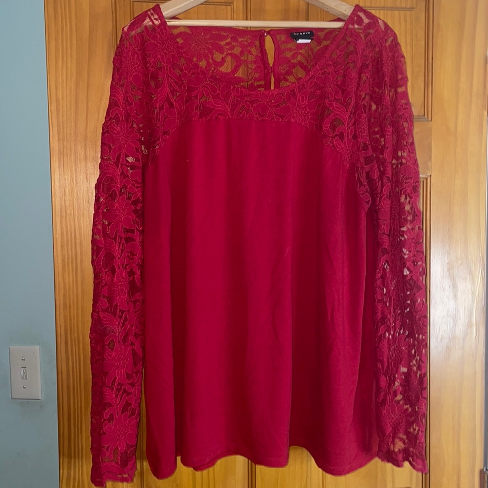 Women’s Torrid long sleeve lace top size 1